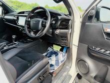 https://riyasewana.com/uploads/toyota-hilux-gr-711130825001.jpg