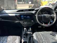 https://riyasewana.com/uploads/toyota-hilux-gr-7135941313.jpg