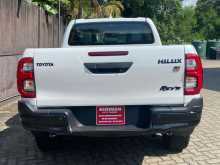 https://riyasewana.com/uploads/toyota-hilux-gr-8747494683.jpg