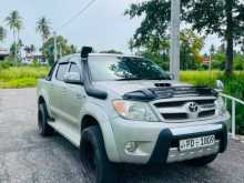 Toyota Hilux Invincible 2012 Pickup