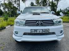 https://riyasewana.com/uploads/toyota-hilux-japan-2009-2112315412023.jpg
