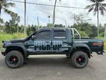 https://riyasewana.com/uploads/toyota-hilux-ln-1994-1310380712533.jpg