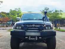 Toyota Hilux LN166 R 2002 Pickup