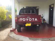 https://riyasewana.com/uploads/toyota-hilux-ln106-1990-47191312594.jpg