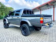 https://riyasewana.com/uploads/toyota-hilux-ln106-1997-1114225612942.jpg