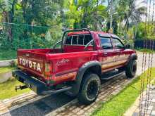 https://riyasewana.com/uploads/toyota-hilux-ln107-1995-298121912403.jpg
