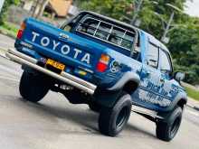 https://riyasewana.com/uploads/toyota-hilux-ln107-1997-10390712864.jpg