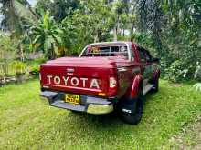 https://riyasewana.com/uploads/toyota-hilux-ln107-1997-3120290212013.jpg