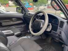 https://riyasewana.com/uploads/toyota-hilux-ln165-1999-2020071112174.jpg