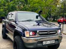 https://riyasewana.com/uploads/toyota-hilux-ln165-2003-422054712853.jpg