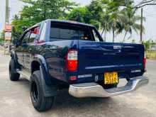 https://riyasewana.com/uploads/toyota-hilux-ln165-2003-422054712984.jpg