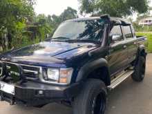 https://riyasewana.com/uploads/toyota-hilux-ln166-1998-923460012442.jpg