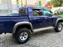 https://riyasewana.com/uploads/toyota-hilux-ln166r-23111459402.jpg