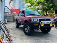 Toyota Hilux LN40 1983 Pickup