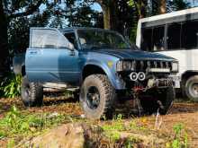 https://riyasewana.com/uploads/toyota-hilux-ln46-1983-179093612303.jpg