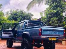 https://riyasewana.com/uploads/toyota-hilux-ln46-1983-67104712684.jpg
