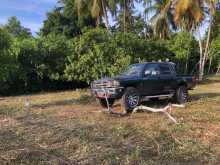 https://riyasewana.com/uploads/toyota-hilux-ln85-1988-2615321012752.jpg
