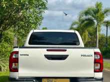 https://riyasewana.com/uploads/toyota-hilux-low-2016-415465512632.jpg