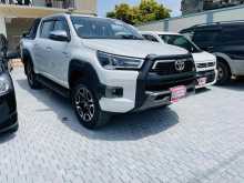 https://riyasewana.com/uploads/toyota-hilux-revo-1012364622823.jpg