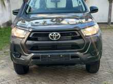 https://riyasewana.com/uploads/toyota-hilux-revo-10172859456.jpg