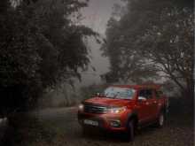 https://riyasewana.com/uploads/toyota-hilux-revo-1210213522013.jpg