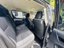 https://riyasewana.com/uploads/toyota-hilux-revo-1213044217696.jpg