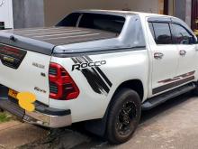 https://riyasewana.com/uploads/toyota-hilux-revo-151107256313.jpg