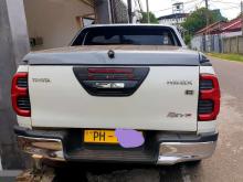 https://riyasewana.com/uploads/toyota-hilux-revo-151107256732.jpg