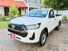 https://riyasewana.com/uploads/toyota-hilux-revo-15921256925.jpg