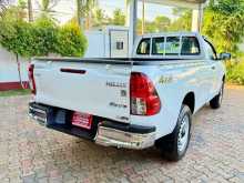 https://riyasewana.com/uploads/toyota-hilux-revo-171036194603.jpg