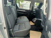 https://riyasewana.com/uploads/toyota-hilux-revo-17104252656.jpg