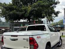 https://riyasewana.com/uploads/toyota-hilux-revo-18550722863.jpg