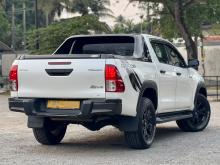 https://riyasewana.com/uploads/toyota-hilux-revo-2013565217066.jpg