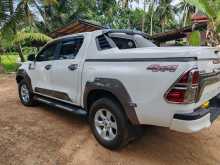 https://riyasewana.com/uploads/toyota-hilux-revo-2016-1211130812703.jpg