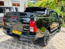 https://riyasewana.com/uploads/toyota-hilux-revo-2016-1213041912073.jpg