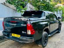 https://riyasewana.com/uploads/toyota-hilux-revo-2016-419090412732.jpg