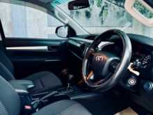 https://riyasewana.com/uploads/toyota-hilux-revo-2016-419090412803.jpg