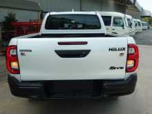https://riyasewana.com/uploads/toyota-hilux-revo-2025-2214495812182.jpg
