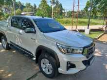 https://riyasewana.com/uploads/toyota-hilux-revo-211036184043.jpg