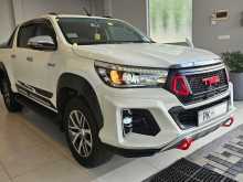 https://riyasewana.com/uploads/toyota-hilux-revo-21114951542.jpg
