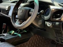 https://riyasewana.com/uploads/toyota-hilux-revo-2312371717985.jpg