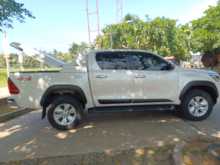 https://riyasewana.com/uploads/toyota-hilux-revo-251709405002.jpg