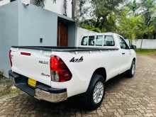 https://riyasewana.com/uploads/toyota-hilux-revo-25171427422.jpg