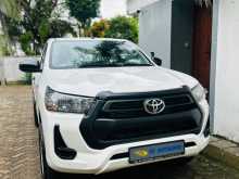 https://riyasewana.com/uploads/toyota-hilux-revo-25171427873.jpg