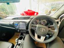 https://riyasewana.com/uploads/toyota-hilux-revo-2710435022921.jpg
