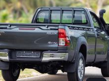 https://riyasewana.com/uploads/toyota-hilux-revo-271502266546.jpg