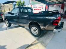 https://riyasewana.com/uploads/toyota-hilux-revo-4150041984.jpg