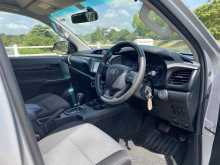 https://riyasewana.com/uploads/toyota-hilux-revo-712010322663.jpg