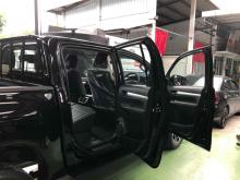 https://riyasewana.com/uploads/toyota-hilux-revo-712572124532.jpg