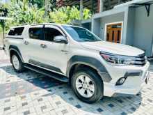 https://riyasewana.com/uploads/toyota-hilux-revolution-2016-1014381612783.jpg